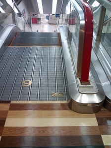 escalator3.jpg