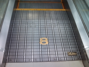 escalator5.jpg